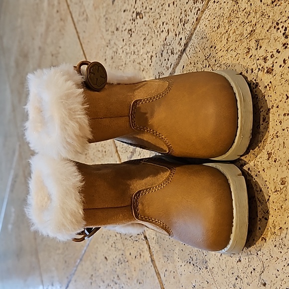 Oshkosh Toddler Boots (size 5M) - Picture 2 of 6